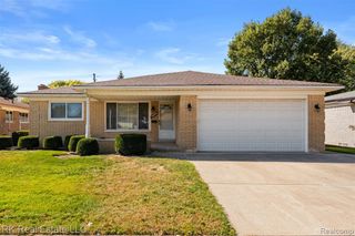 25825 Berkshire Street, Roseville, MI 48066