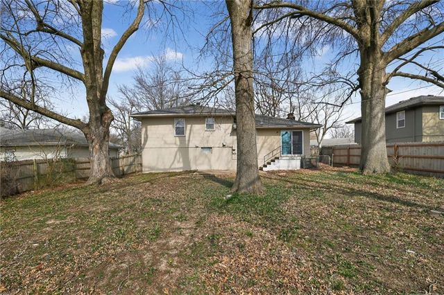 11504 Manchester Avenue, Kansas City, MO 64134