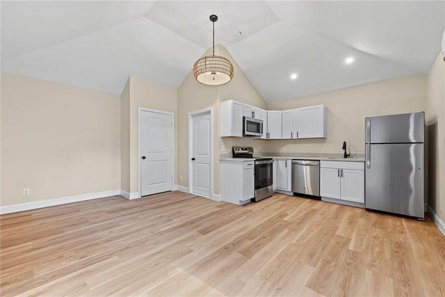 211 Carpenter Street, Providence, RI 02903