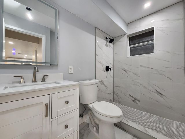 485 N Pine Island Road 204a, Plantation, FL 33324