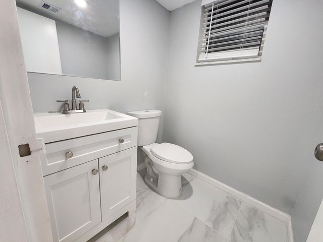 485 N Pine Island Road 204a, Plantation, FL 33324