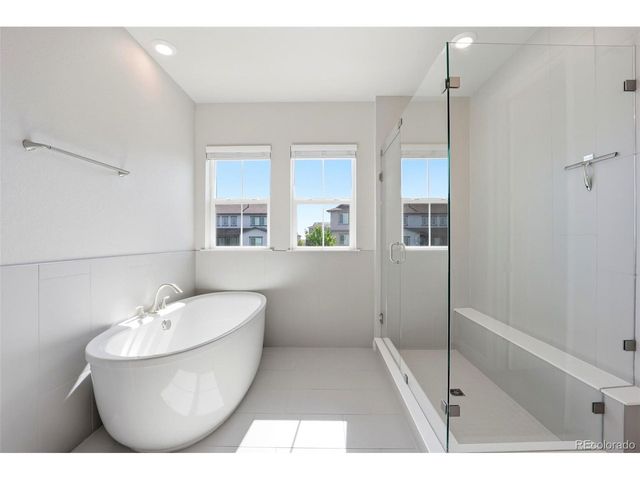 7240 S White Crow Way, Aurora, CO 80016