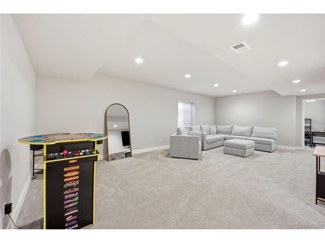 7240 S White Crow Way, Aurora, CO 80016