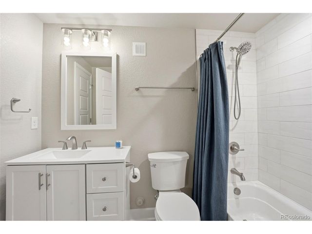 7240 S White Crow Way, Aurora, CO 80016