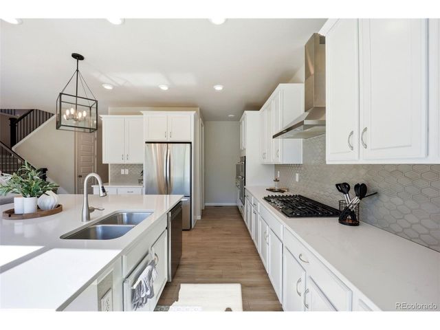 7240 S White Crow Way, Aurora, CO 80016