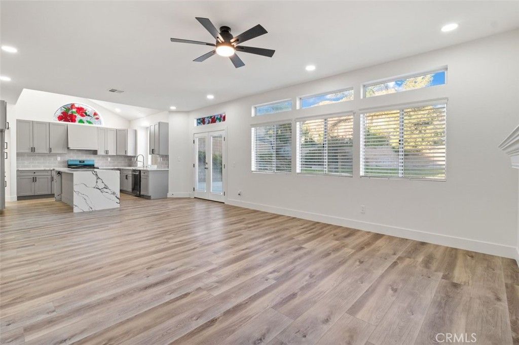Image 11 of property listing at 14439 Grandiflors, Canyon Country, CA 91387