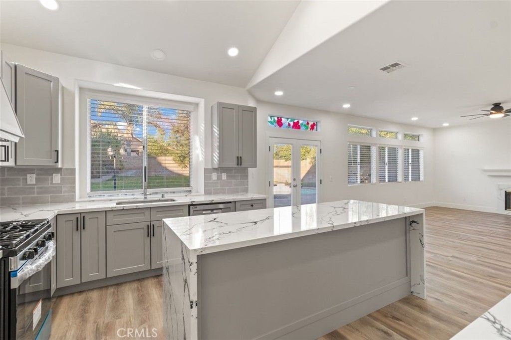 Image 14 of property listing at 14439 Grandiflors, Canyon Country, CA 91387