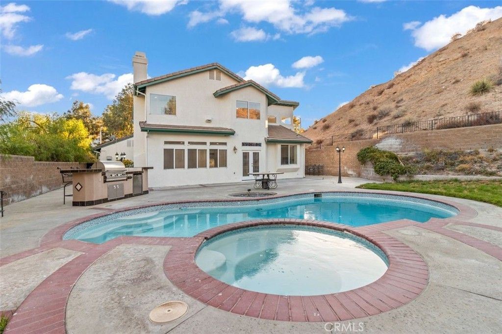 Image 2 of property listing at 14439 Grandiflors, Canyon Country, CA 91387