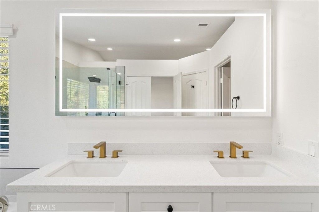 Image 24 of property listing at 14439 Grandiflors, Canyon Country, CA 91387