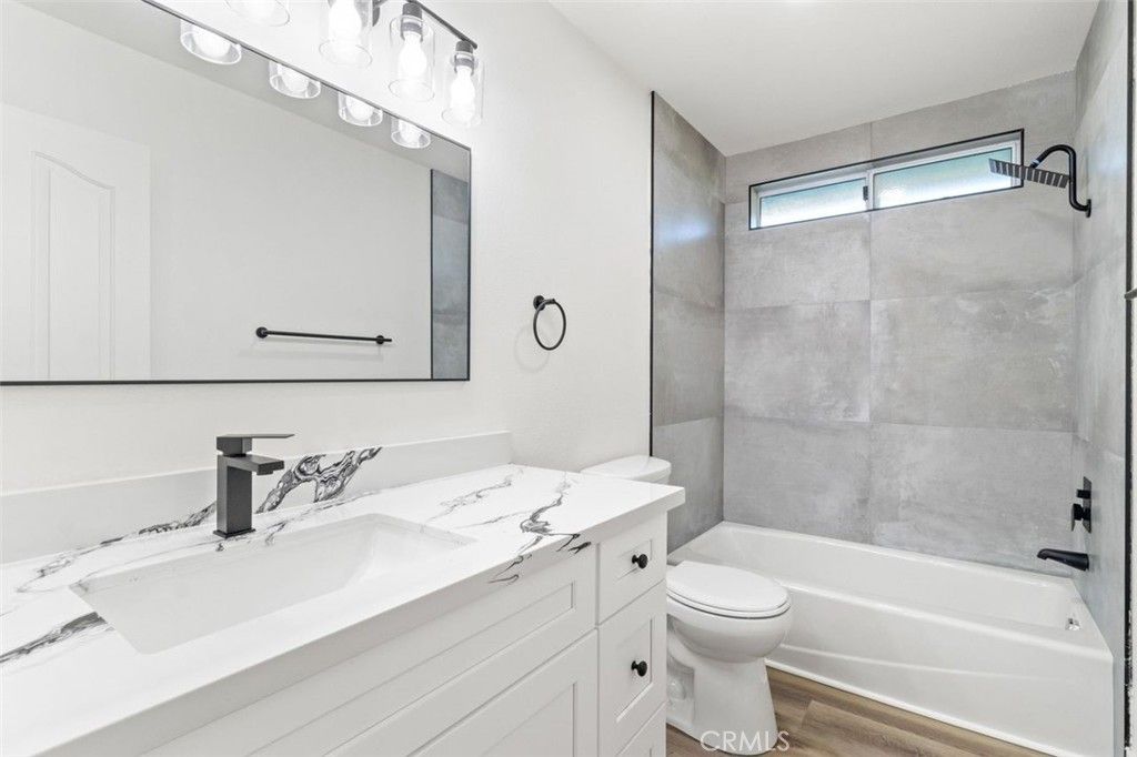 Image 32 of property listing at 14439 Grandiflors, Canyon Country, CA 91387