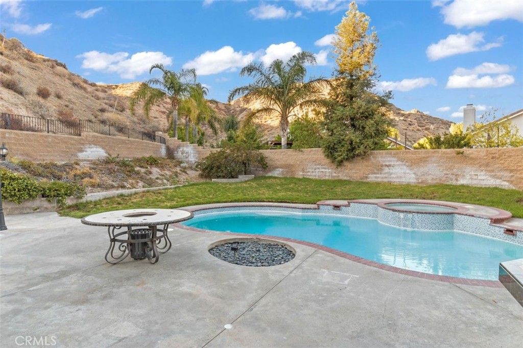 Image 36 of property listing at 14439 Grandiflors, Canyon Country, CA 91387