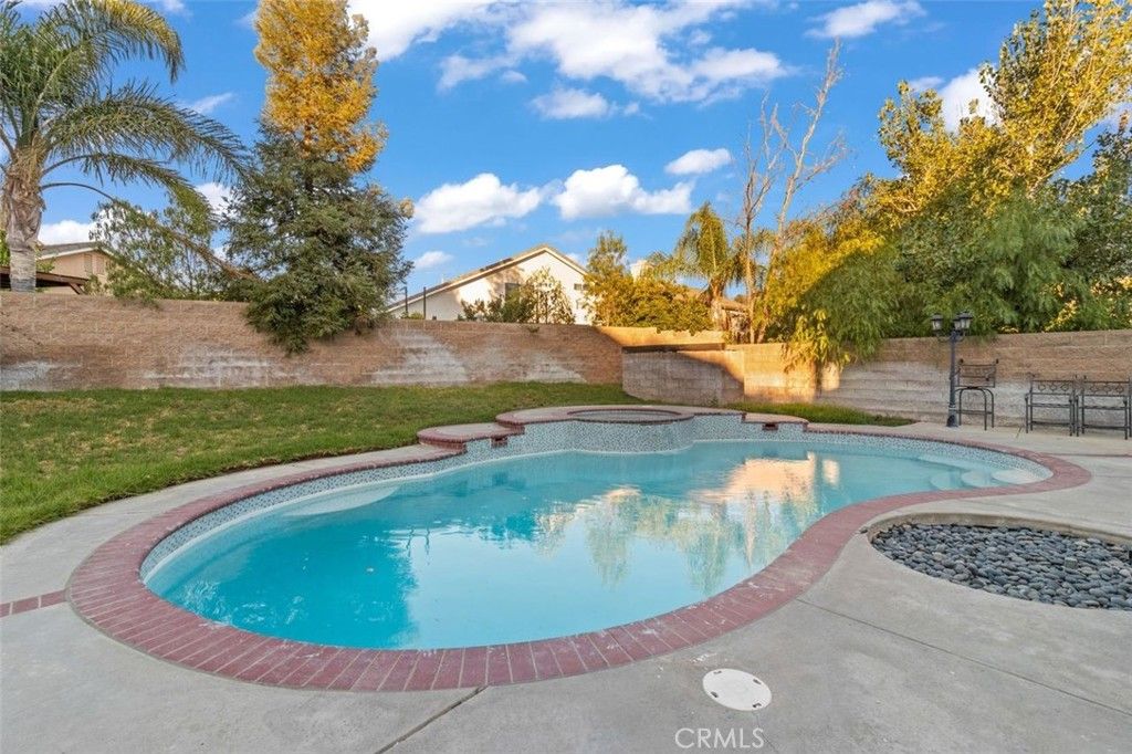 Image 40 of property listing at 14439 Grandiflors, Canyon Country, CA 91387