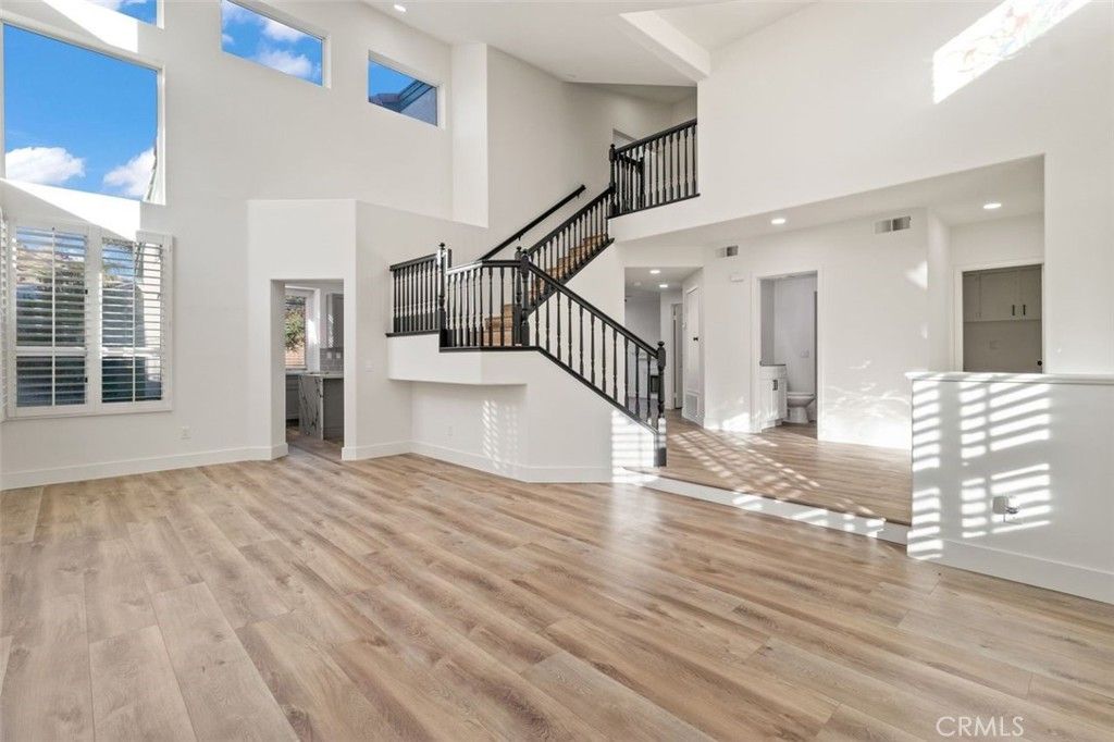 Image 6 of property listing at 14439 Grandiflors, Canyon Country, CA 91387