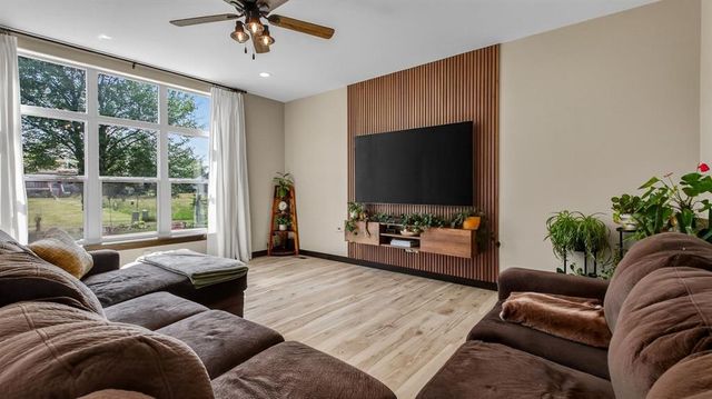 4020 John Hart Place, Eau Claire, WI 54703