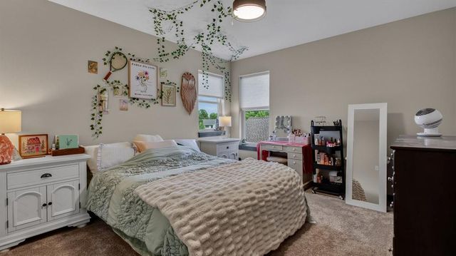 4020 John Hart Place, Eau Claire, WI 54703
