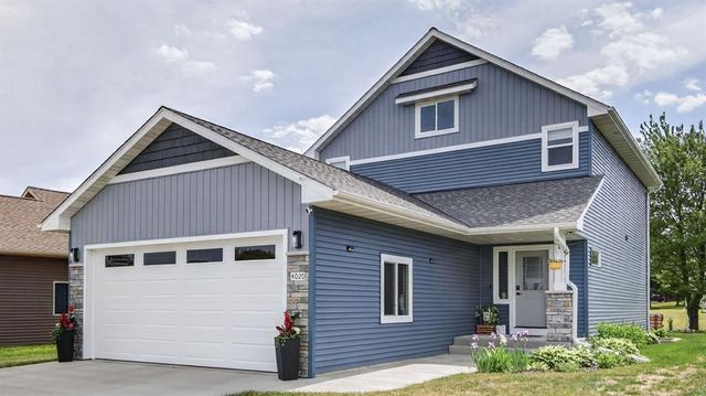 4020 John Hart Place, Eau Claire, WI 54703