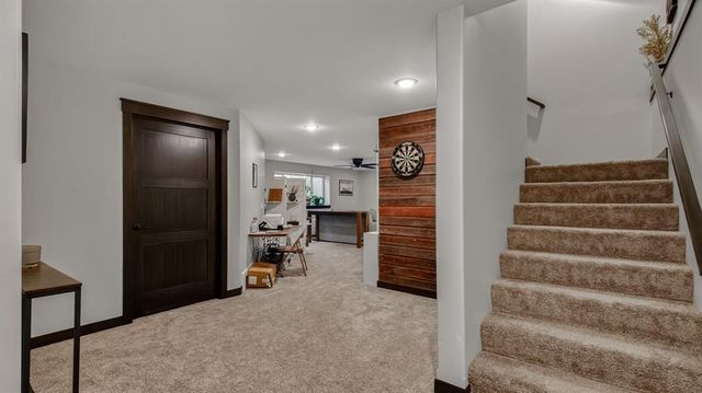 4020 John Hart Place, Eau Claire, WI 54703