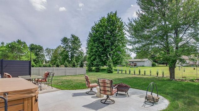 4020 John Hart Place, Eau Claire, WI 54703