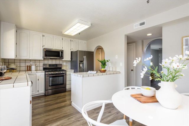 2355 Beach Boulevard 303, Pacifica, CA 94044