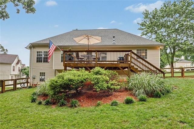 200 Taylors Farm Drive, Holly Springs, GA 30115