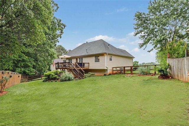 200 Taylors Farm Drive, Holly Springs, GA 30115
