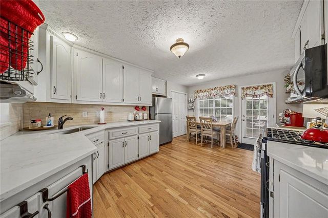 200 Taylors Farm Drive, Holly Springs, GA 30115