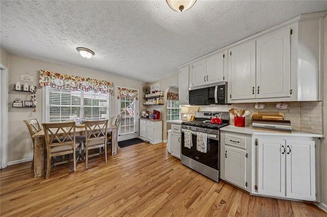 200 Taylors Farm Drive, Holly Springs, GA 30115