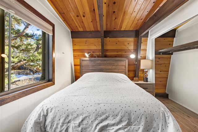 189 Moreno Ln Lane, Sugarloaf, CA 92386