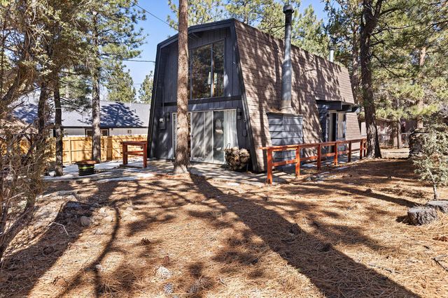189 Moreno Ln Lane, Sugarloaf, CA 92386