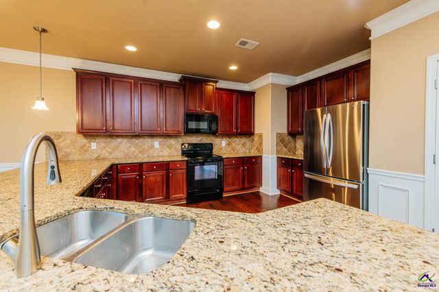 318 Haywood, Kathleen, GA 31047