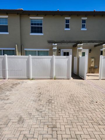 1322 SW 147th Ter 1322, Pembroke Pines, FL 33027