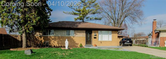 32792 Ridgefield Avenue, Warren, MI 48088