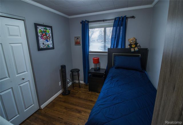 32792 Ridgefield Avenue, Warren, MI 48088