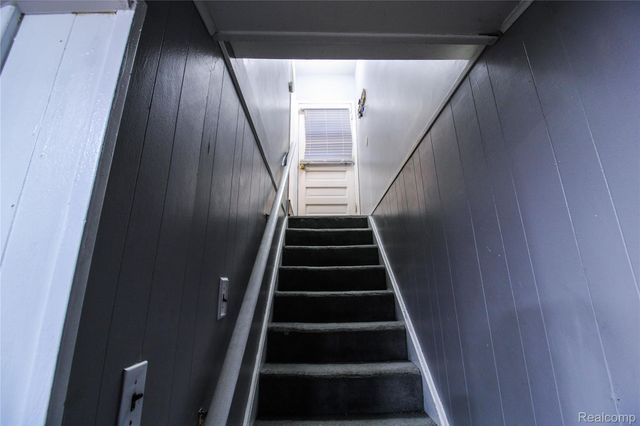 32792 Ridgefield Avenue, Warren, MI 48088