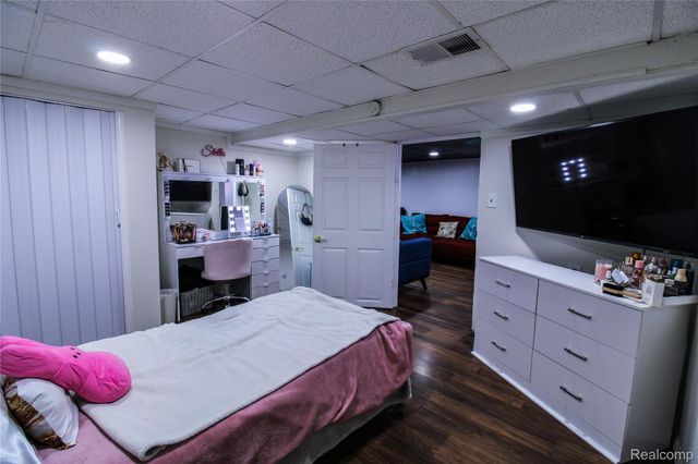 32792 Ridgefield Avenue, Warren, MI 48088