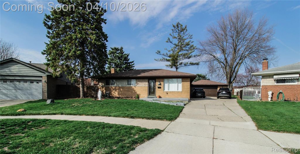 32792 Ridgefield Avenue, Warren, MI 48088
