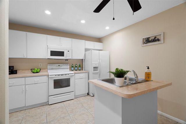 39784 MEADOWOOD LOOP, Zephyrhills, FL 33542