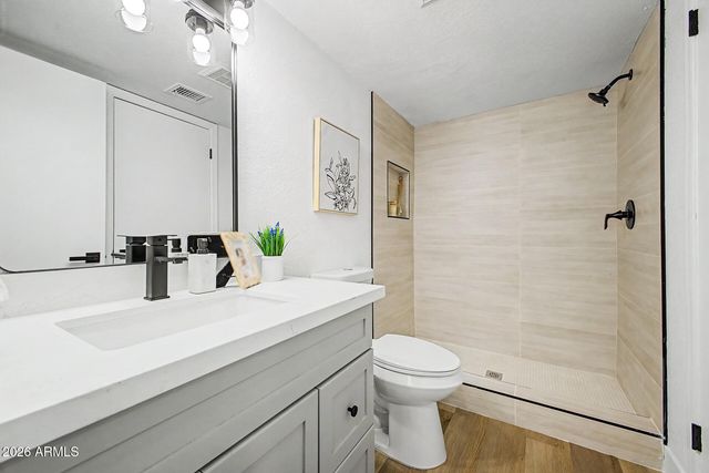 3302 E AIRE LIBRE Avenue 102, Phoenix, AZ 85032