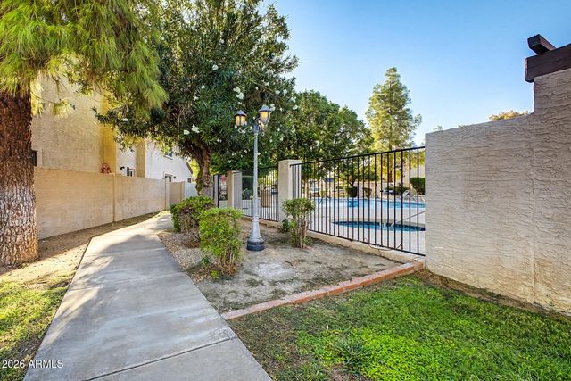 3302 E AIRE LIBRE Avenue 102, Phoenix, AZ 85032
