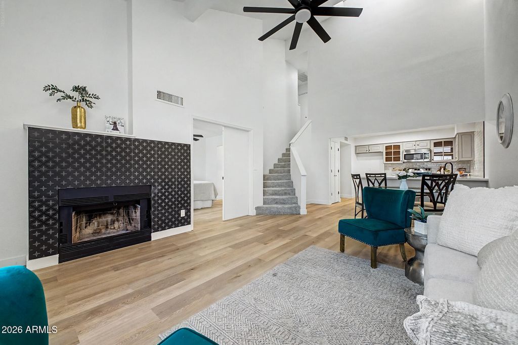 3302 E AIRE LIBRE Avenue 102, Phoenix, AZ 85032
