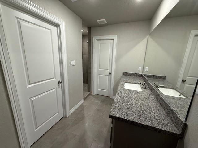 1031 S Anderson Street, Angleton, TX 77515