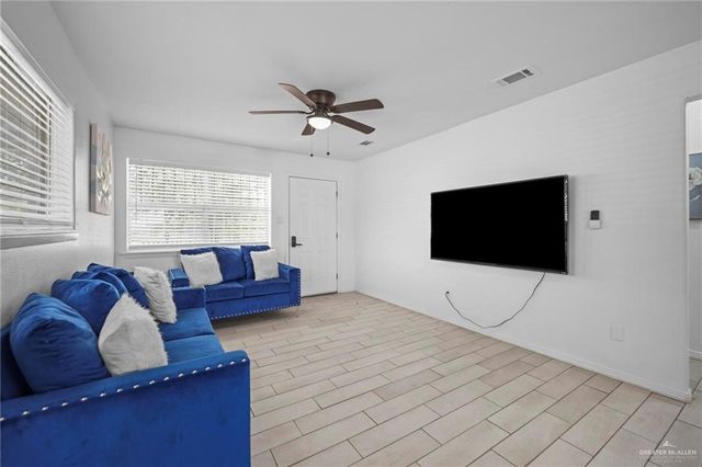 924 W Garner Street, Edinburg, TX 78541