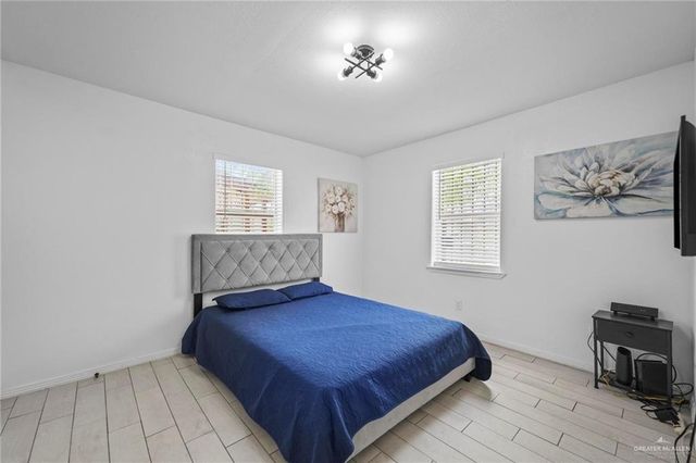 924 W Garner Street, Edinburg, TX 78541