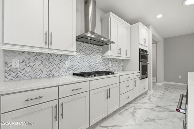 10821 TOWN VIEW Drive, Jacksonville, FL 32256