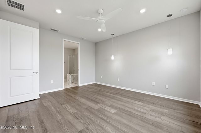 10821 TOWN VIEW Drive, Jacksonville, FL 32256