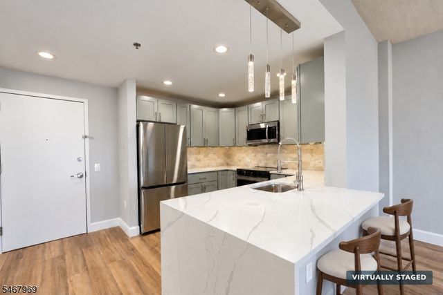 1 Carriage City Plz, 1118 1118, Rahway City, NJ 07065