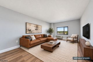 1 Carriage City Plz, 1118 1118, Rahway City, NJ 07065