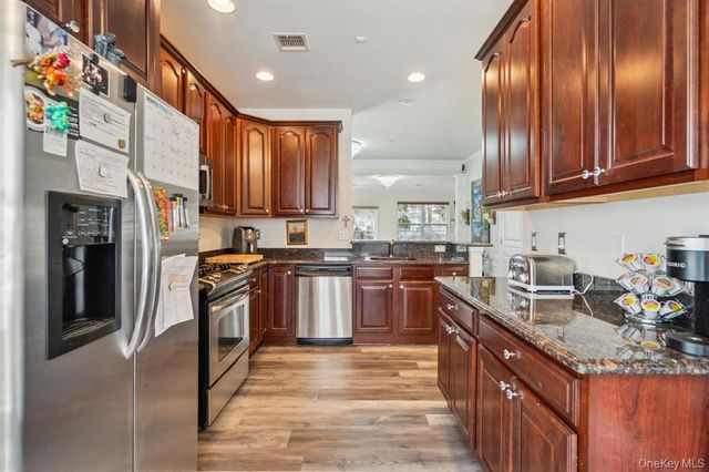 39 Southampton Drive, Massapequa, NY 11758