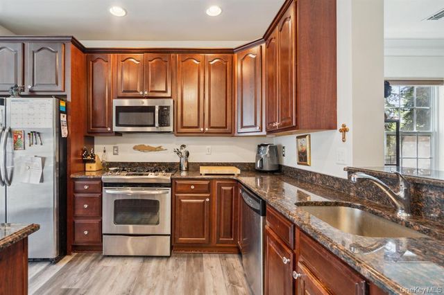 39 Southampton Drive, Massapequa, NY 11758