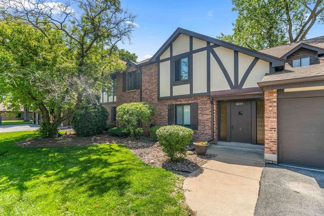 8245 Poplar Lane 5B, Palos Hills, IL 60465